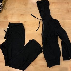 Maternity sweat suit.